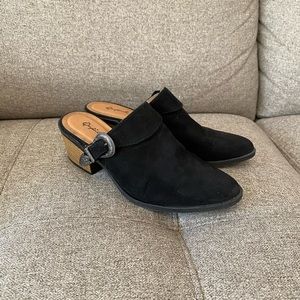 Qupid Black Suede Western Mules - size 7